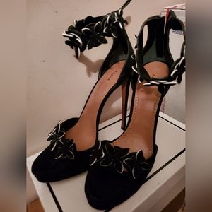 NIB Alaia heels